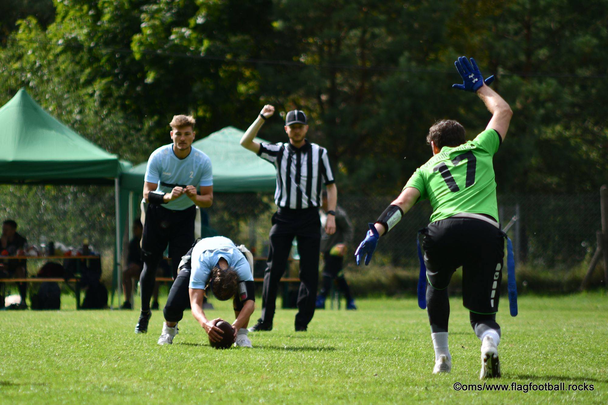 Snapper und Quarterback der Augsburg Rooks beim Long Snap