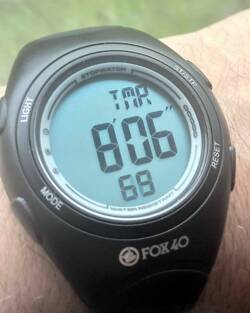 Großes Display der Fox 40 Whistle Watch 690-0700 - Flag Football Schiedsrichteruhr