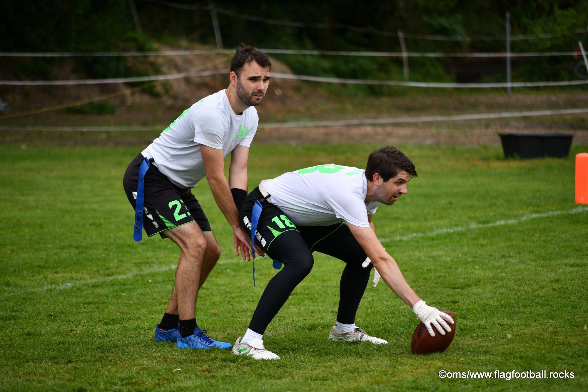 Snapper und Quarterback der Munich Sparrows beim Short Snap